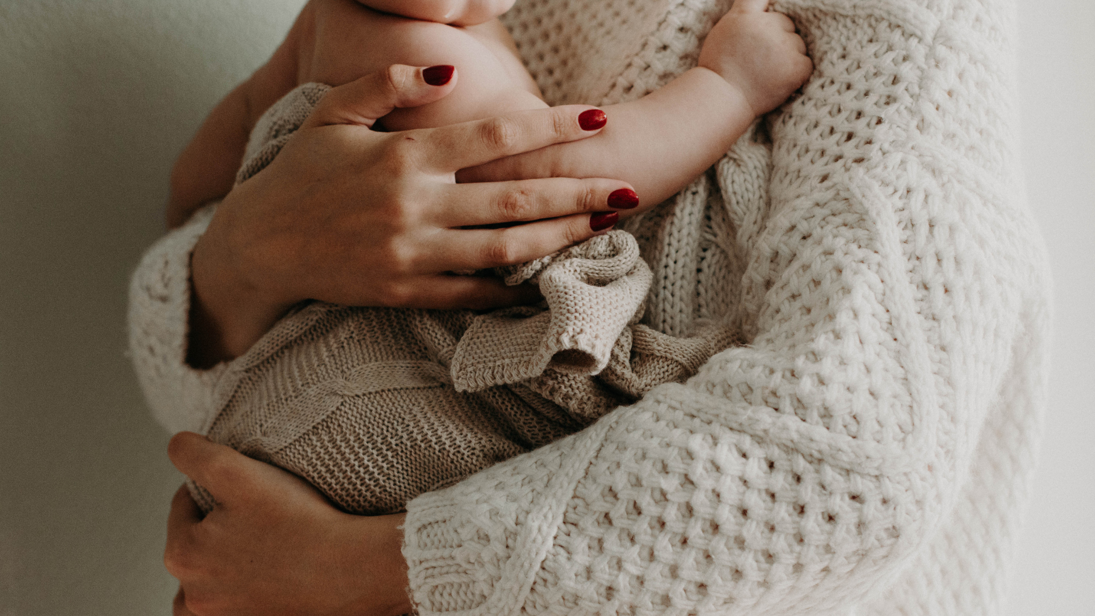3 Really Helpful Ways to Support a New Mother